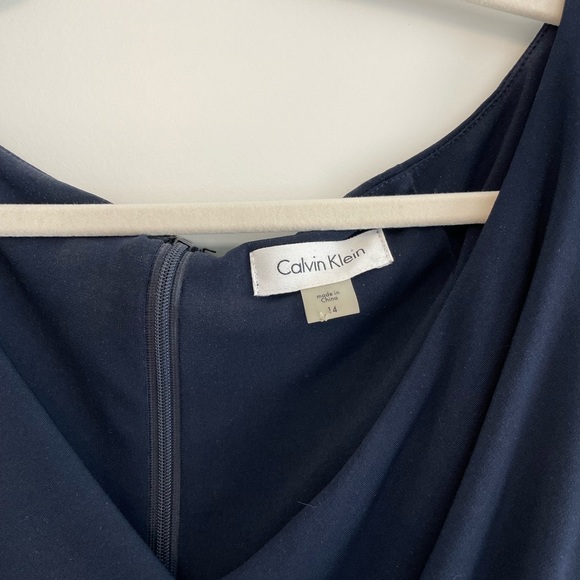 Elegant Calvin Klein navy evening dress - Picture 2 of 4